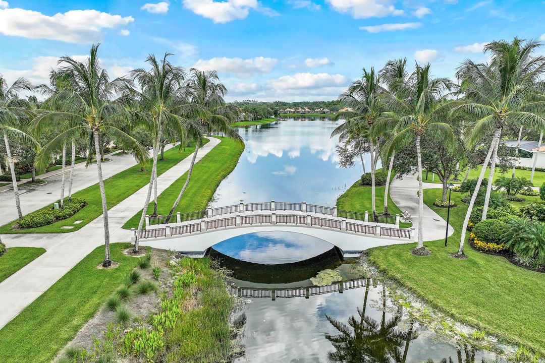 6214 Towncenter Cir, Naples, FL 34119