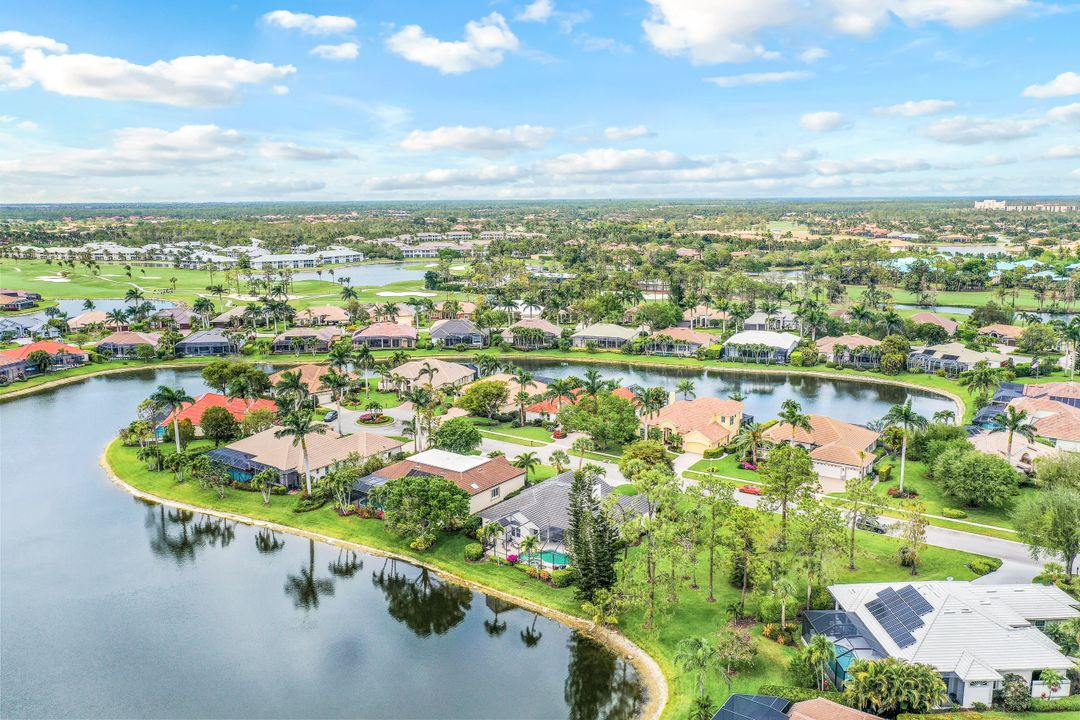 7092 Peach Blossom Ct, Naples, FL 34113