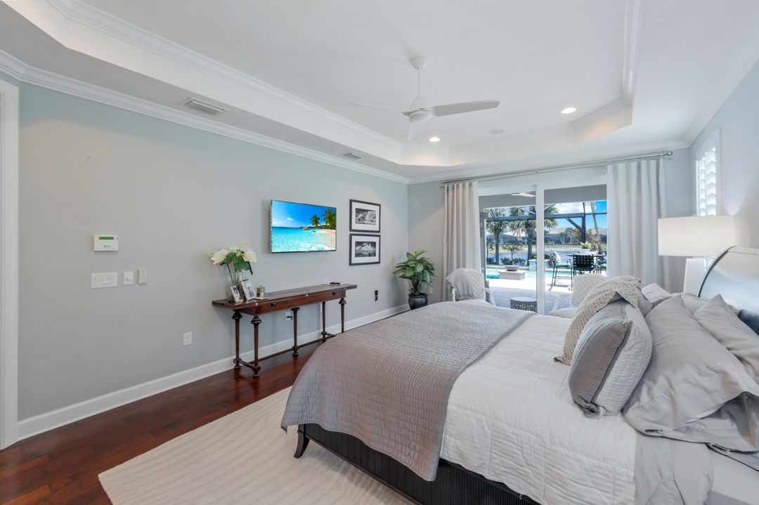 9052 Graphite Cir, Naples, FL 34120