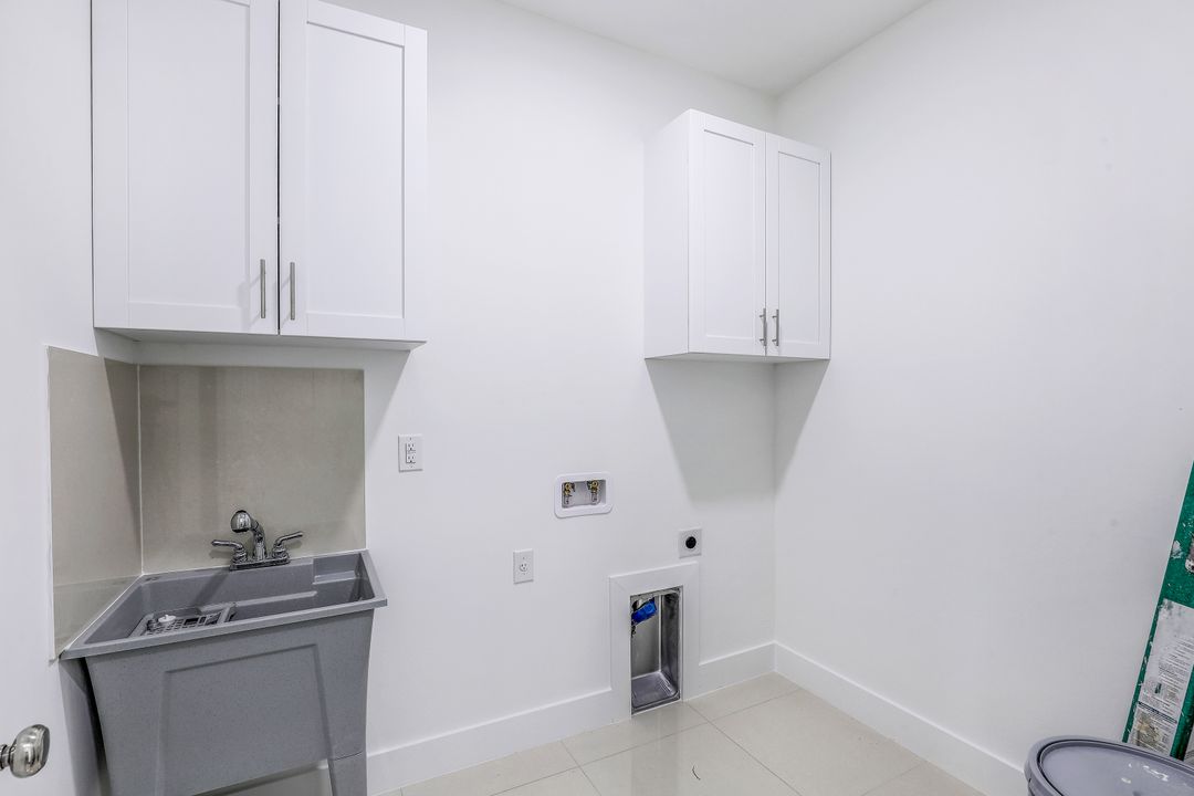 420 SW 31st Pl, Cape Coral, FL 33991