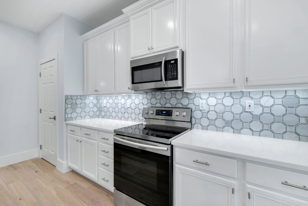 12858 Carrington Cir #201, Naples, FL 34105