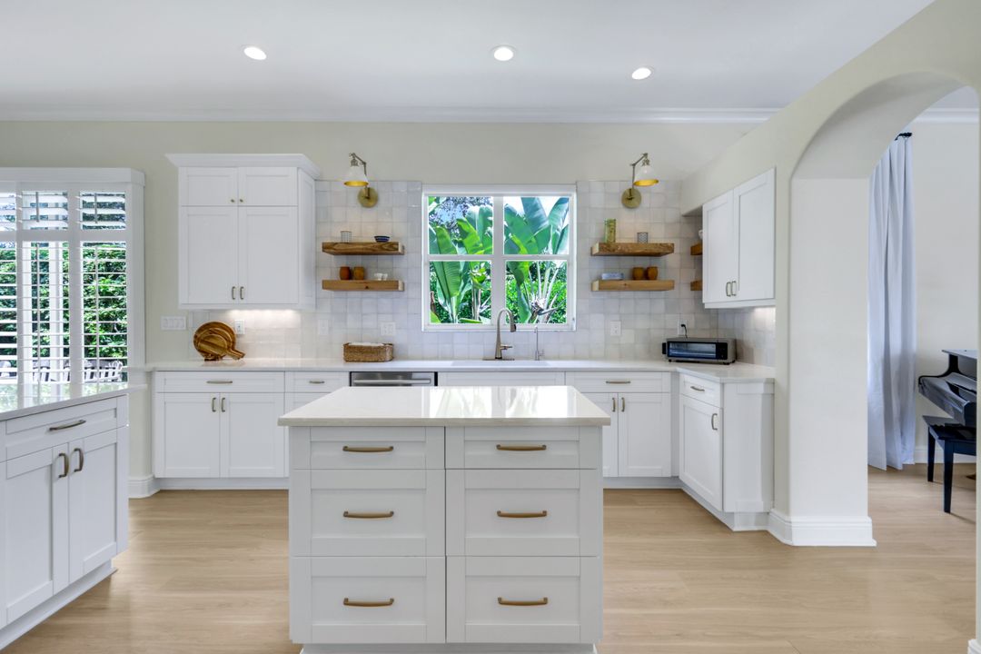 1123 Augusta Falls Way, Naples, FL 34119