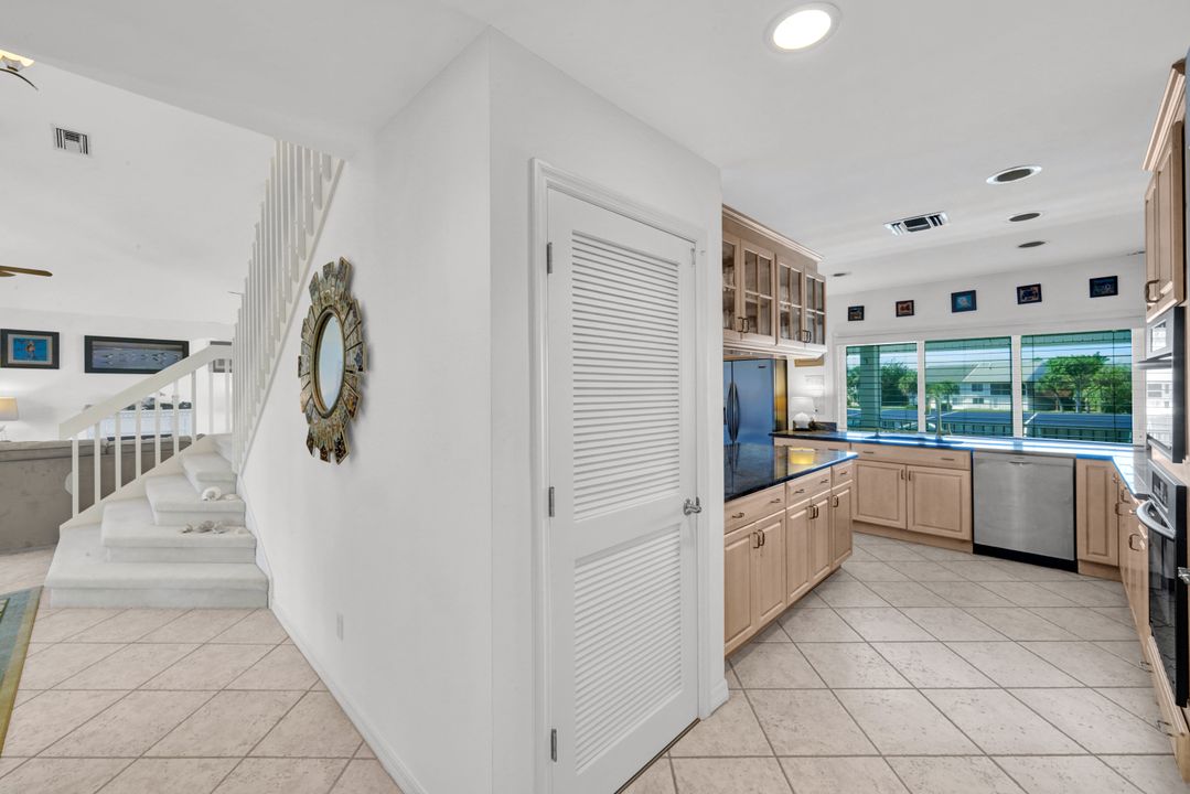 9007 Mockingbird Dr, Sanibel, FL 33957