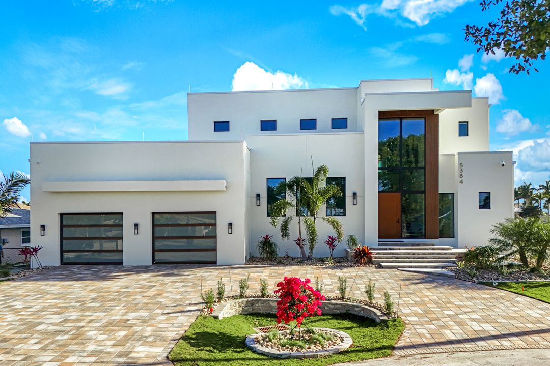 5384 Colonade Ct, Cape Coral, FL 33904