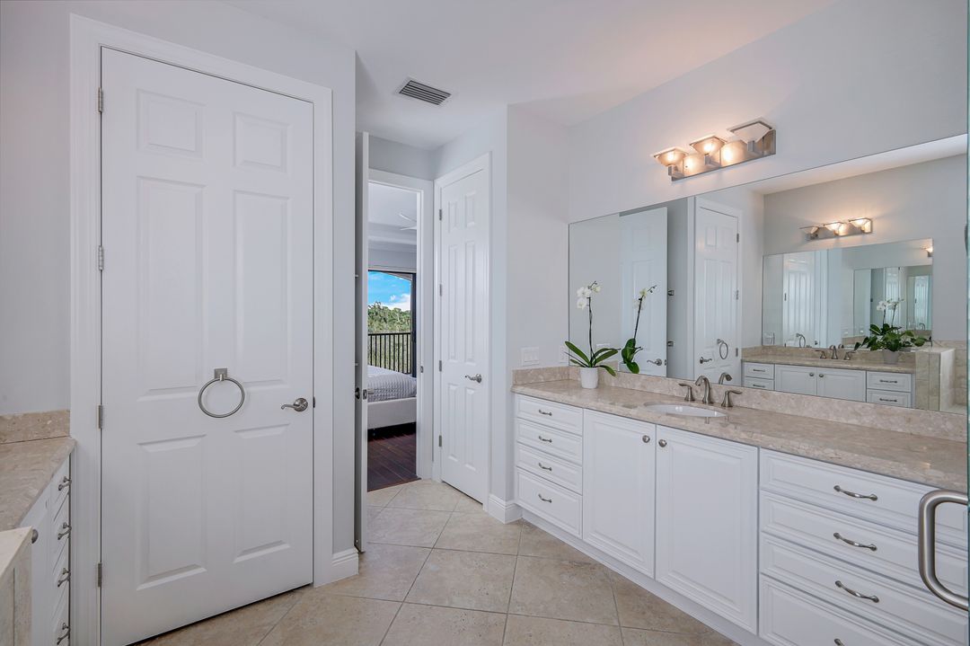 4730 Colony Villas Dr #802, Bonita Springs, FL 34134