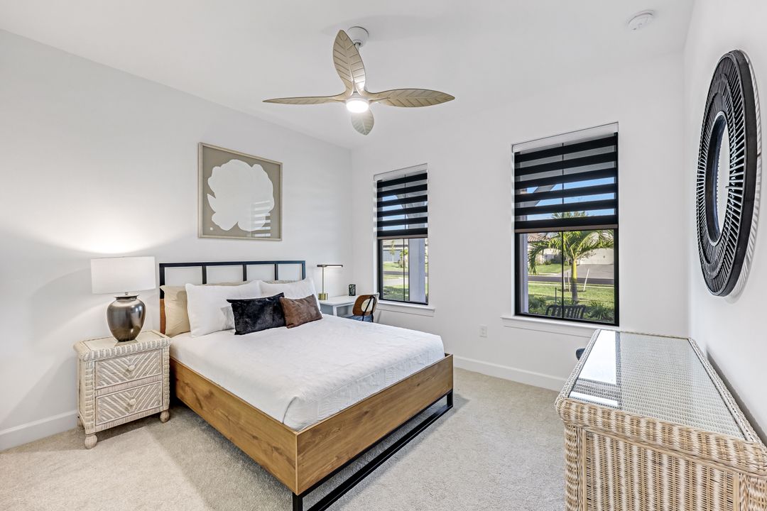 20530 Pebble Gln Dr, Estero, FL 33928