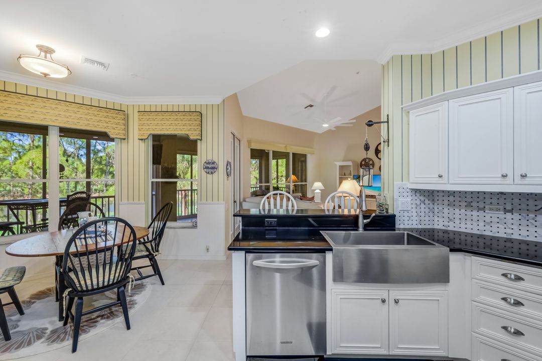 8265 Danbury Blvd #203, Naples, FL 34120