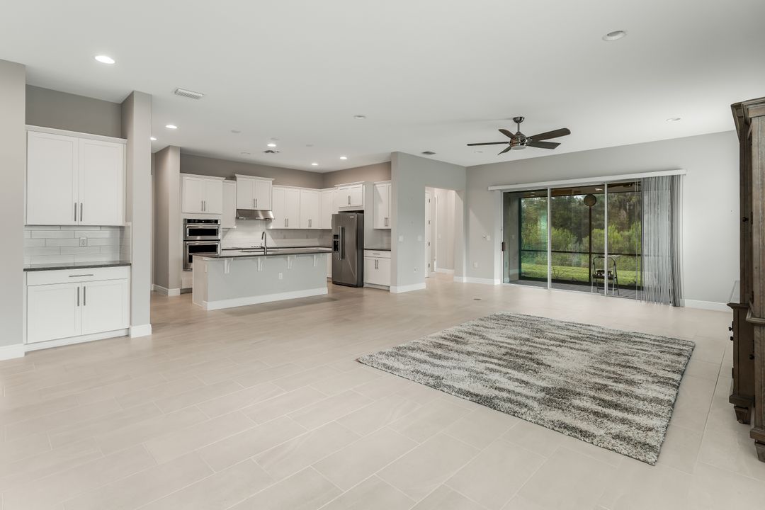 3480 Pilot Cir, Naples, FL 34120