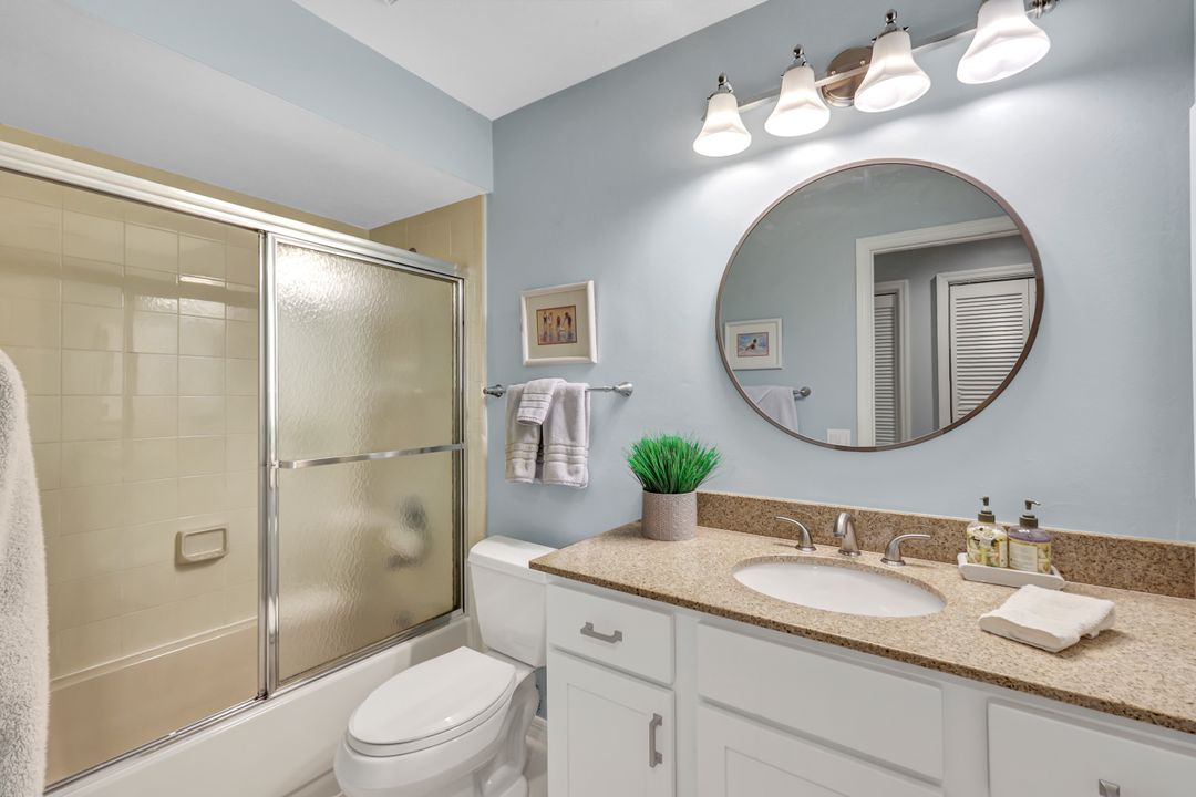 428 Kings Way, Naples, FL 34104