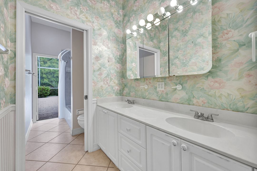 440 Henley Dr, Naples, FL 34104