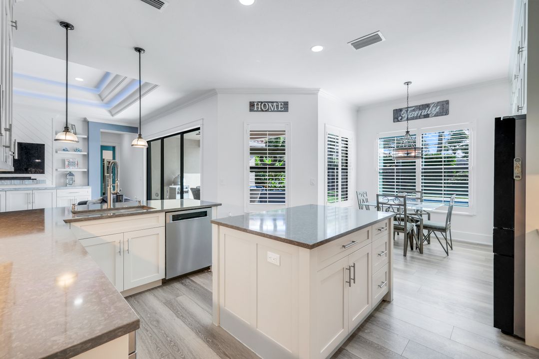 2704 Crystal Way, Naples, FL 34119