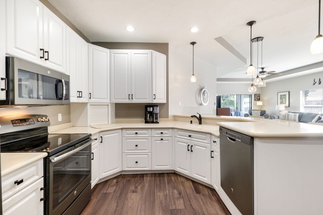 11412 Quail Village Way #202, Naples, FL 34119