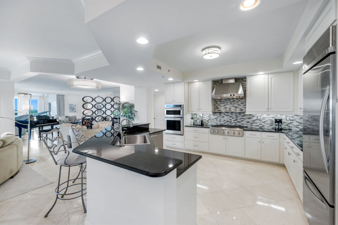 285 Grande Way #503, Naples, FL 34110
