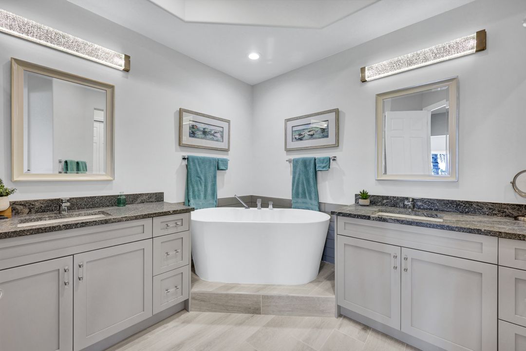 3310 Hamlet Dr #3, Naples, FL 34105