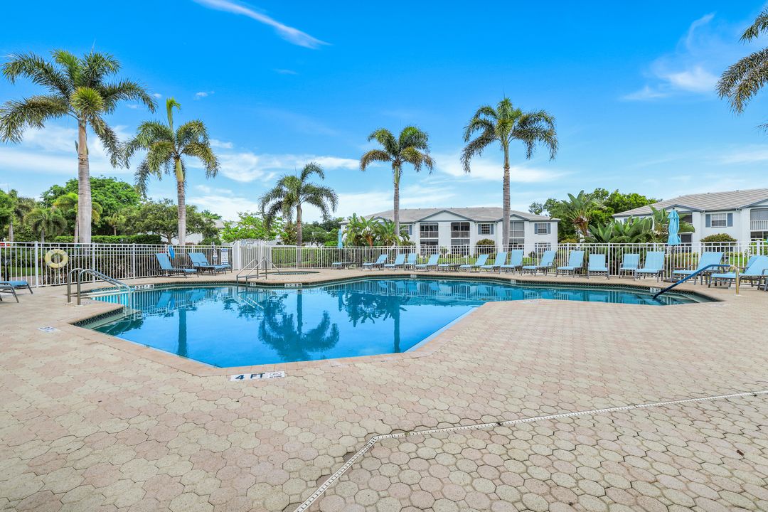 859 Tanbark Dr #101, Naples, FL 34108