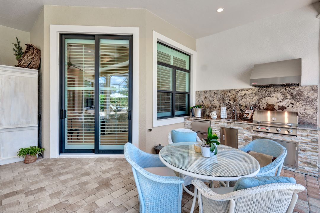 12194 Wicklow Ln, Naples, FL 34120