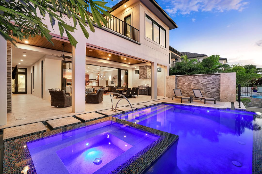 16647 Isola Bella Ln, Naples, FL 34110