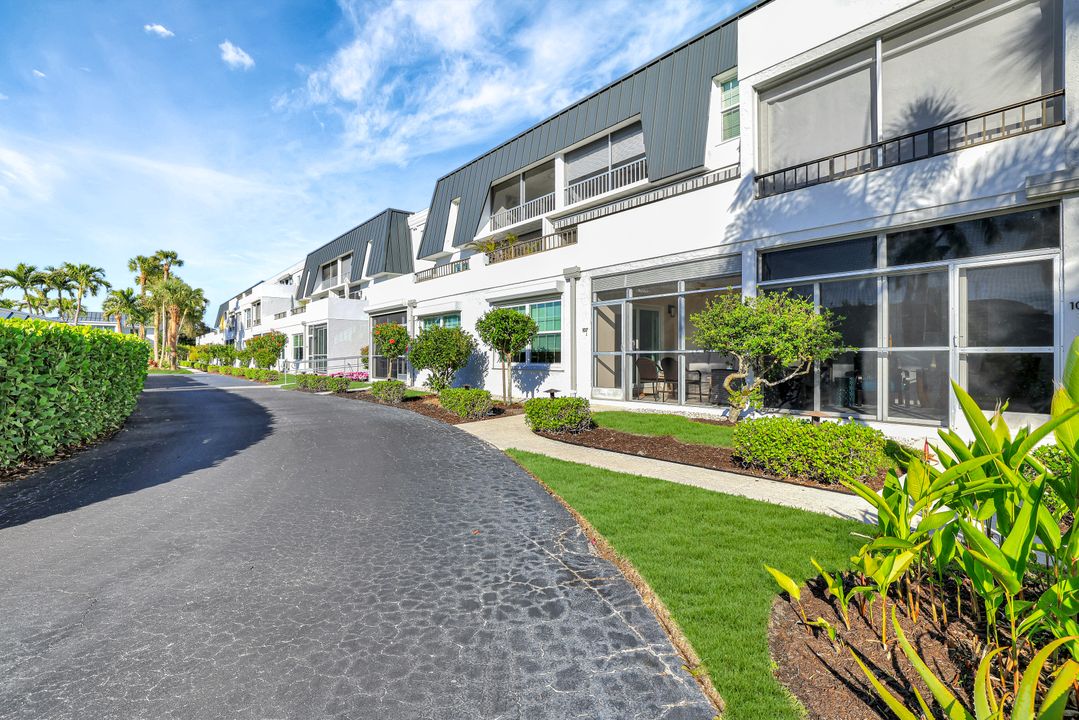 4200 Belair Ln #302, Naples, FL 34103