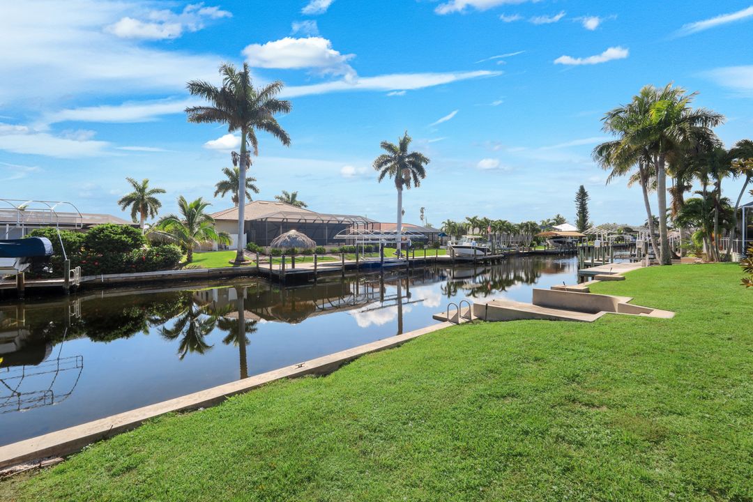 5231 Skylark Ct, Cape Coral, FL 33904