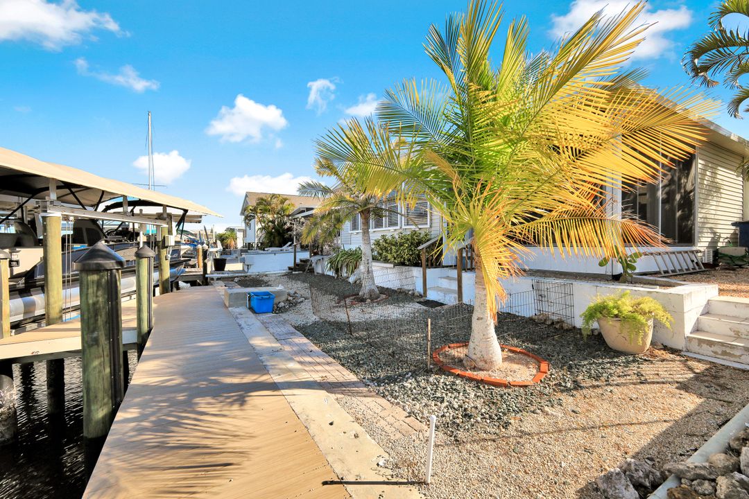 2971 Bounty Ln, Saint James City, FL 33956