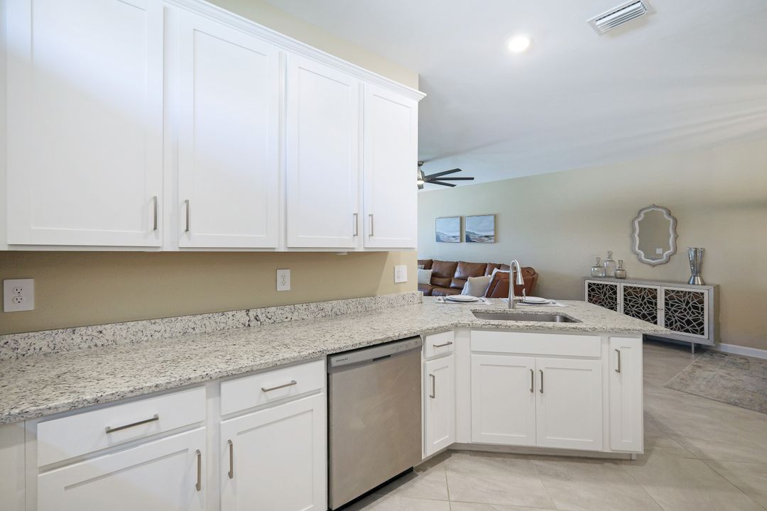 14050 Pine Lodge Ln, Fort Myers, FL 33913