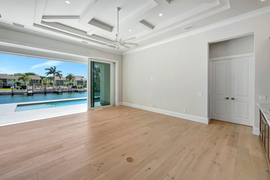 860 Banyan Ct, Marco Island, FL 34145