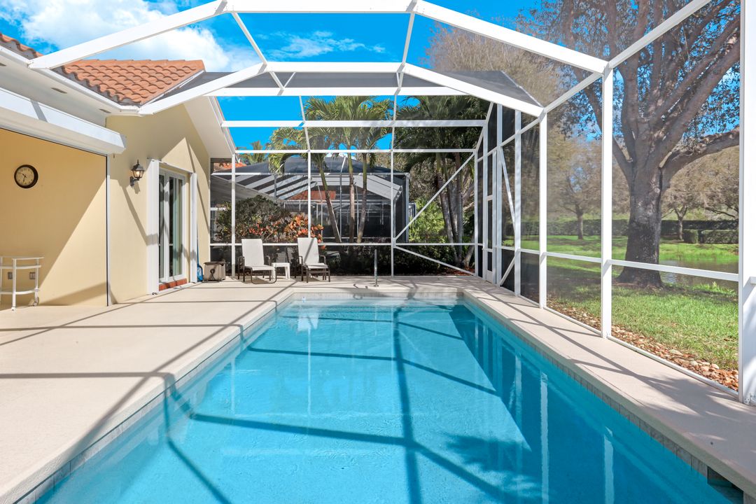 4322 Queen Elizabeth Way, Naples, FL 34119