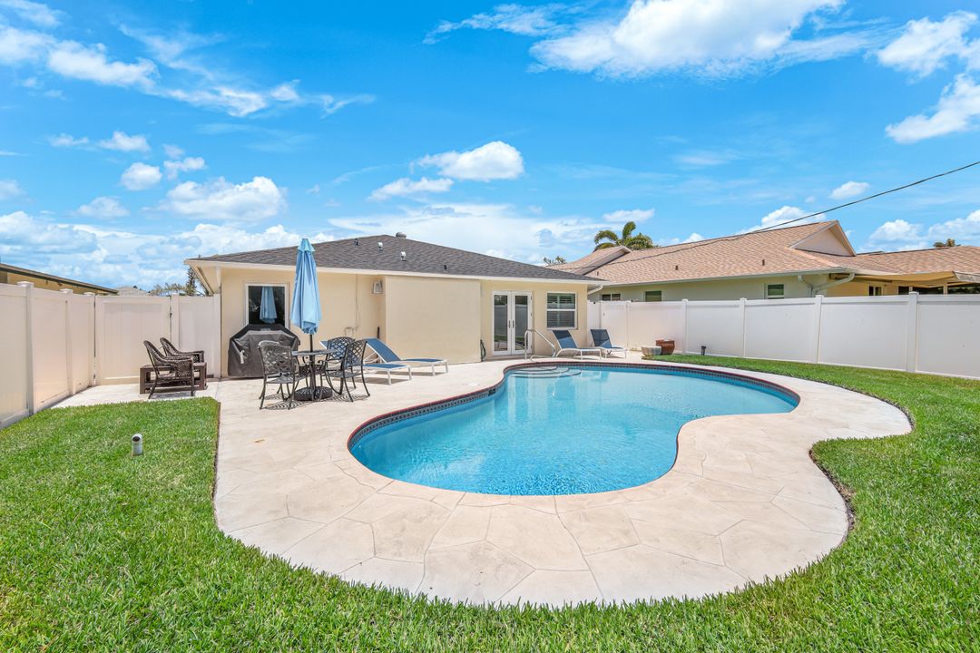 636 98th Ave N, Naples, FL 34108