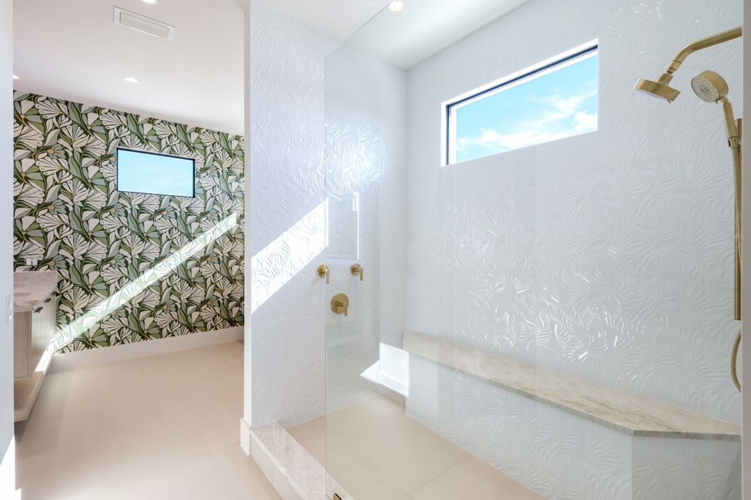 5384 Colonade Ct, Cape Coral, FL 33904