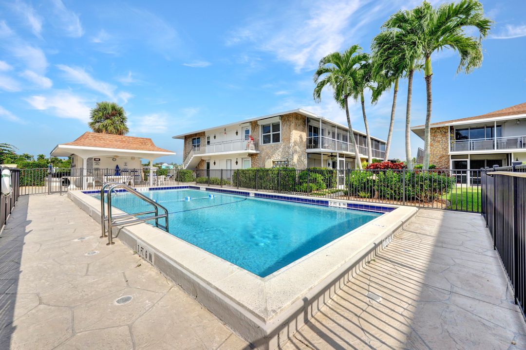 330 Kon Tiki Dr #D-1, Naples, FL 34113