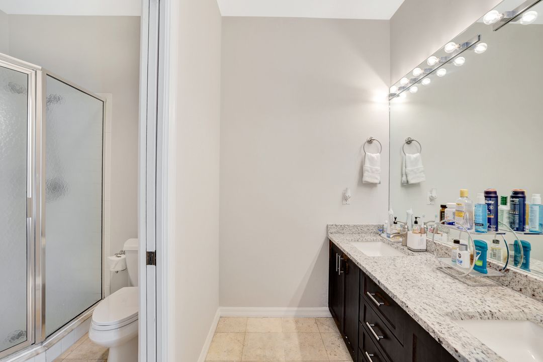 3625 Cottage Club Ln, Naples, FL 34105