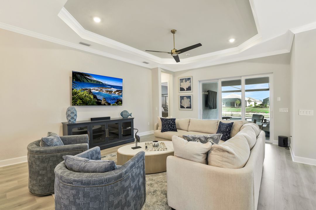 15804 Derna St, Naples, FL 34114