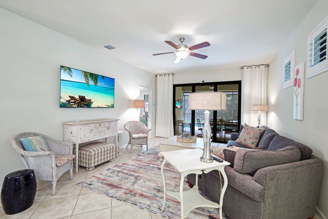 7175 Live Oak Dr, Naples, FL 34114