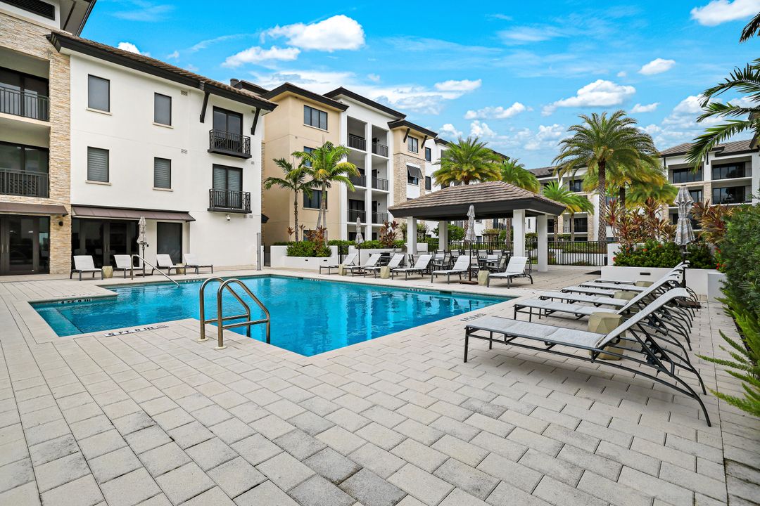 1135 3rd Ave S #209, Naples, FL 34102