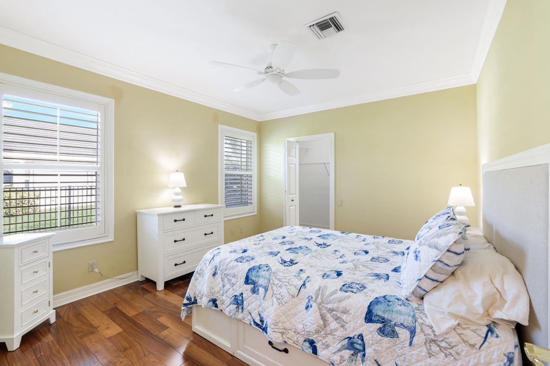 2032 Castle Garden Ln, Naples, FL 34110