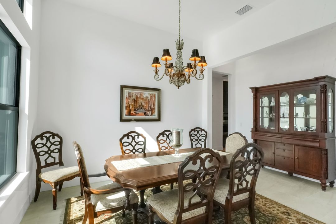 2428 Waterfront Cir, Sarasota, FL 34240