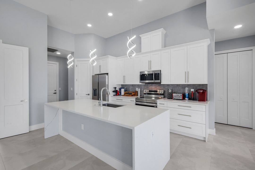 3842 NW 43rd Pl, Cape Coral, FL 33993