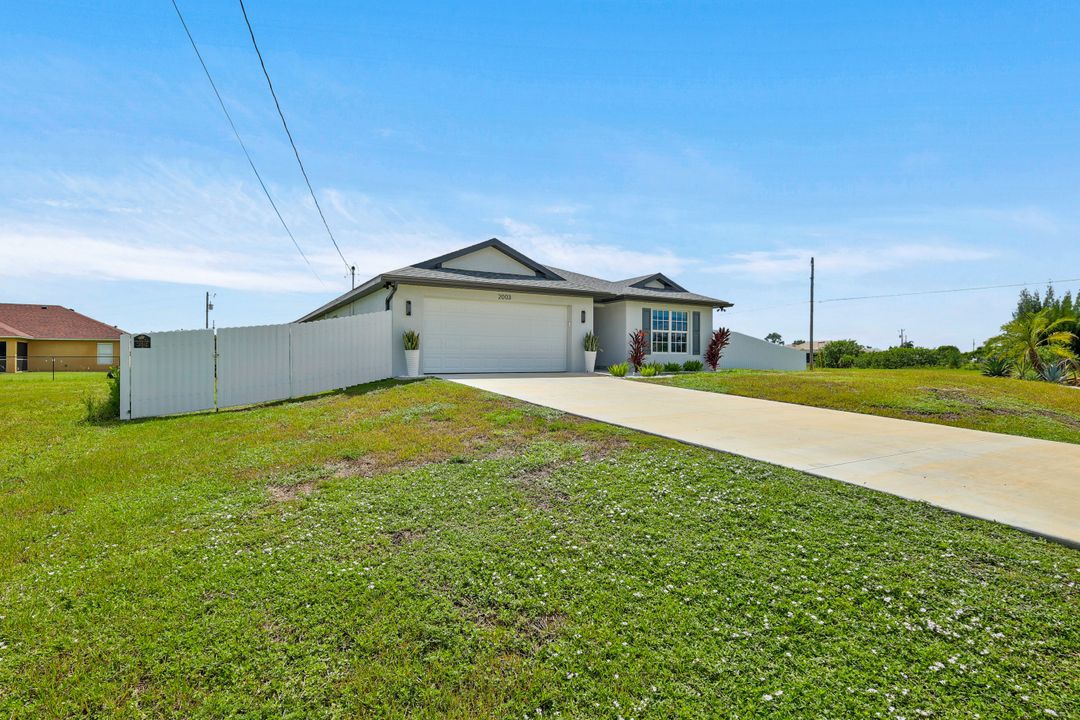 2003 NE 6th Ave, Cape Coral, FL 33909
