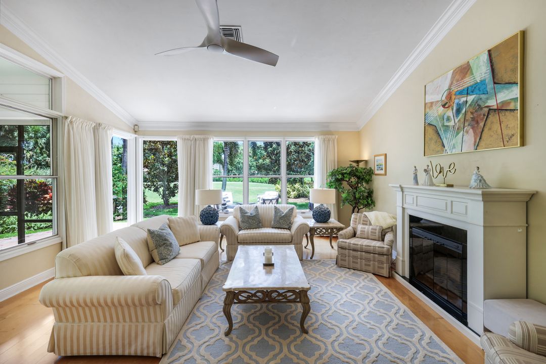 6619 Trident Way, Naples, FL 34108