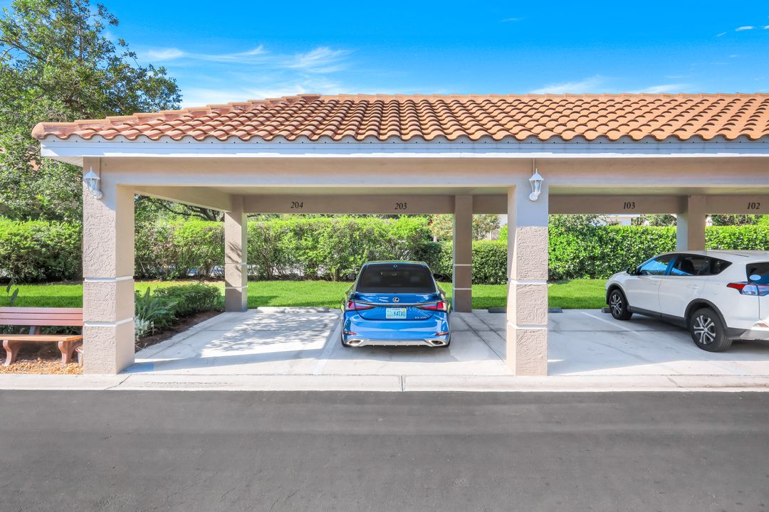 8241 Parkstone Pl #203, Naples, FL 34120
