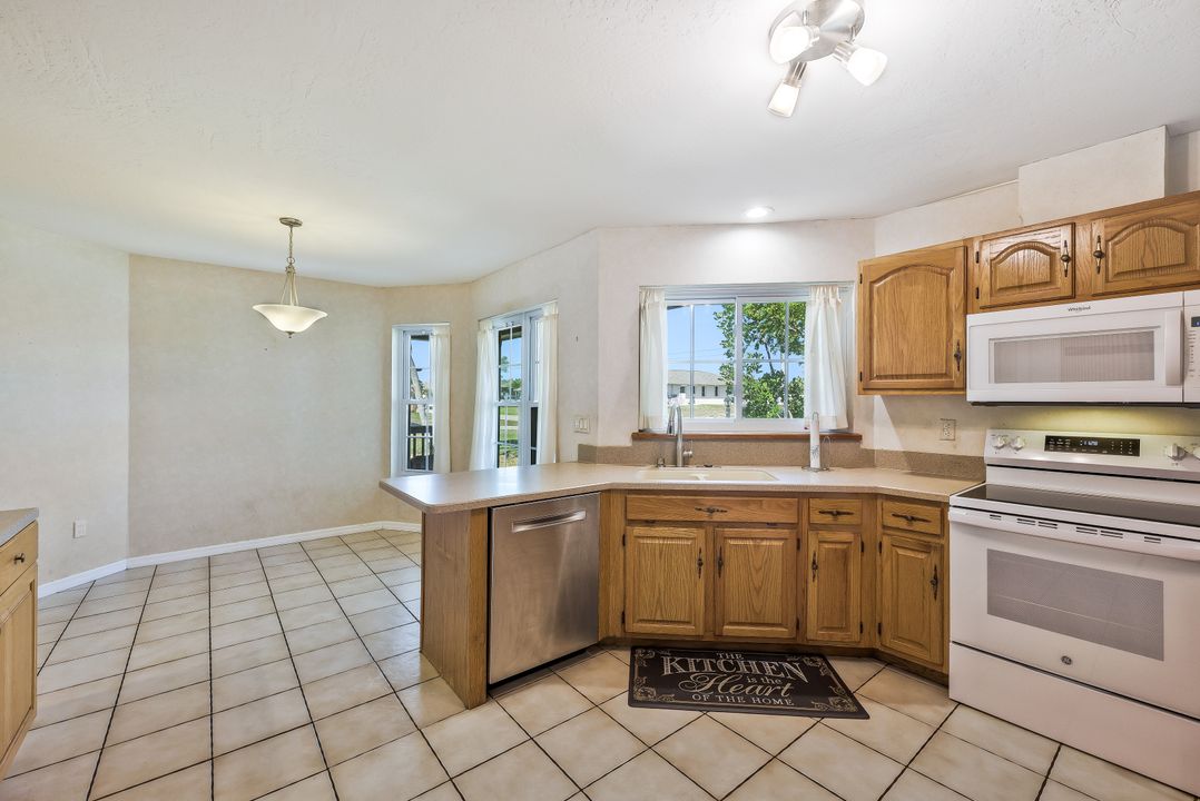 432 SE 17th St, Cape Coral, FL 33990