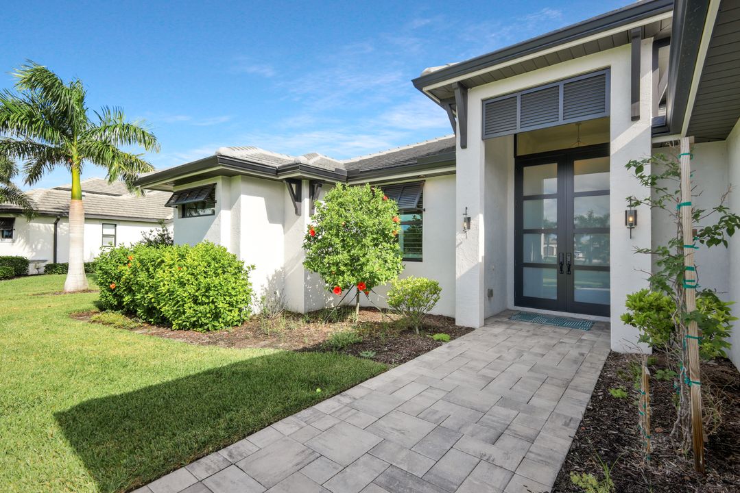 16808 Lady Diana Ct, Cape Coral, FL 33991
