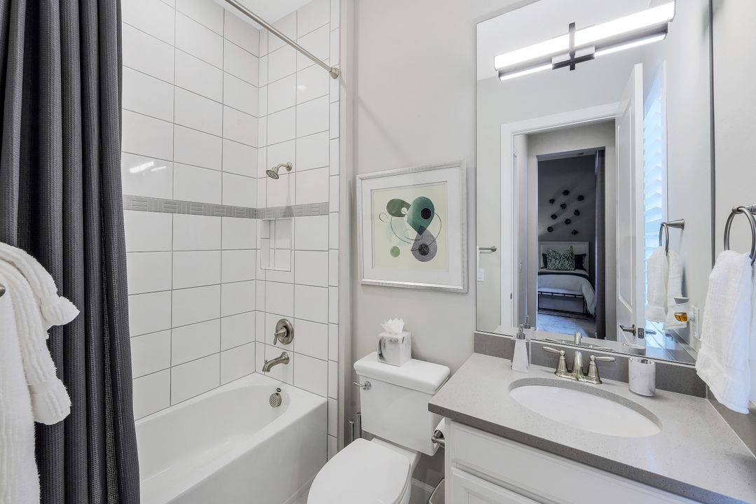 15572 Montello Ln, Naples, FL 34114