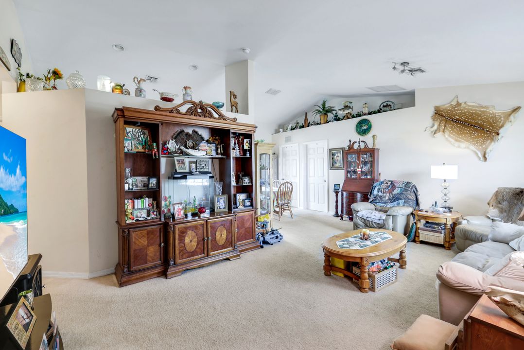 1020 Diplomat Pkwy W, Cape Coral, FL 33993