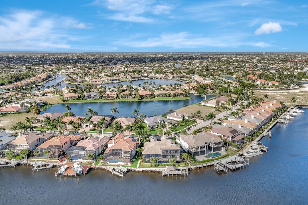 5817 Harbour Cir, Cape Coral, FL 33914