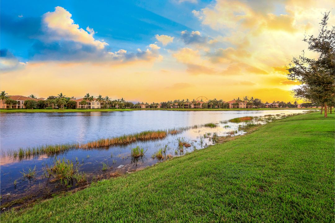 2939 Aviamar Cir, Naples, FL 34114