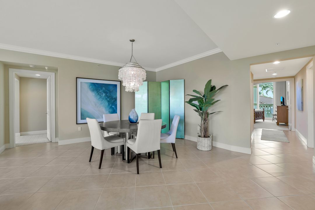 1050 Borghese Ln #204, Naples, FL 34114