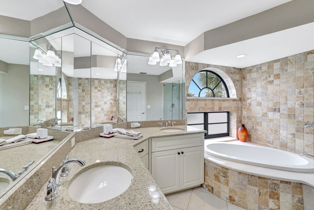 6525 Valen Way #D302, Naples, FL 34108