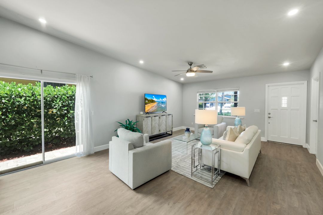 630 109th Ave N, Naples, FL 34108