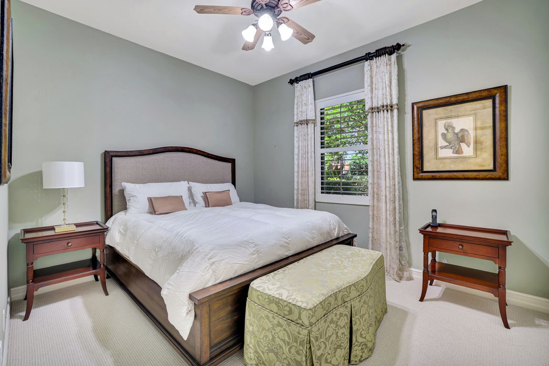 7748 Classics Dr, Naples, FL 34113